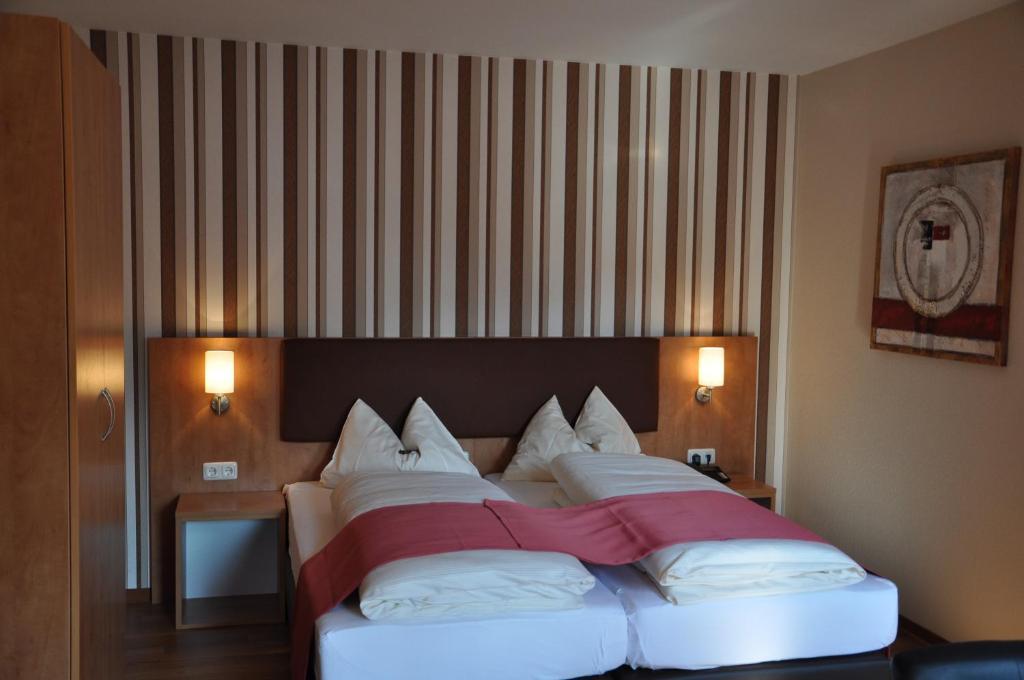 Hotel Restaurant Zum Schwan Mettlach Oda fotoğraf