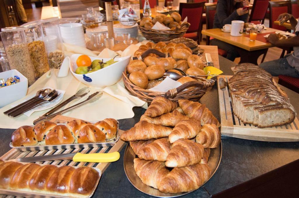 Hotel Restaurant Zum Schwan Mettlach Dış mekan fotoğraf